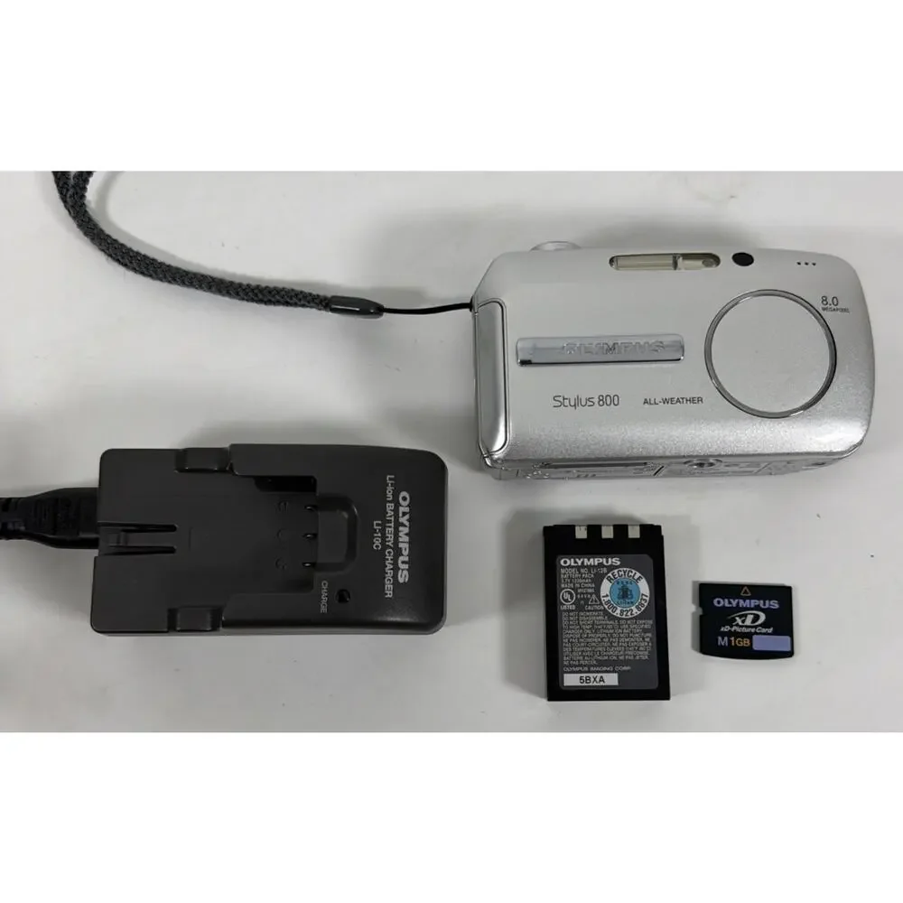 Olympus Stylus 800 8.0 MP Digital Camera w/ Charger & 1GB Card